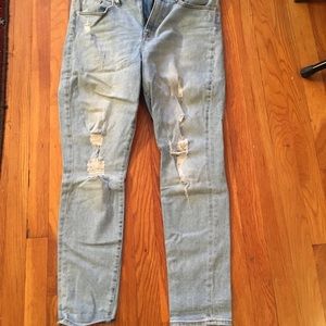 URBAN OUTFITTERS BDG light wash distressed jeans